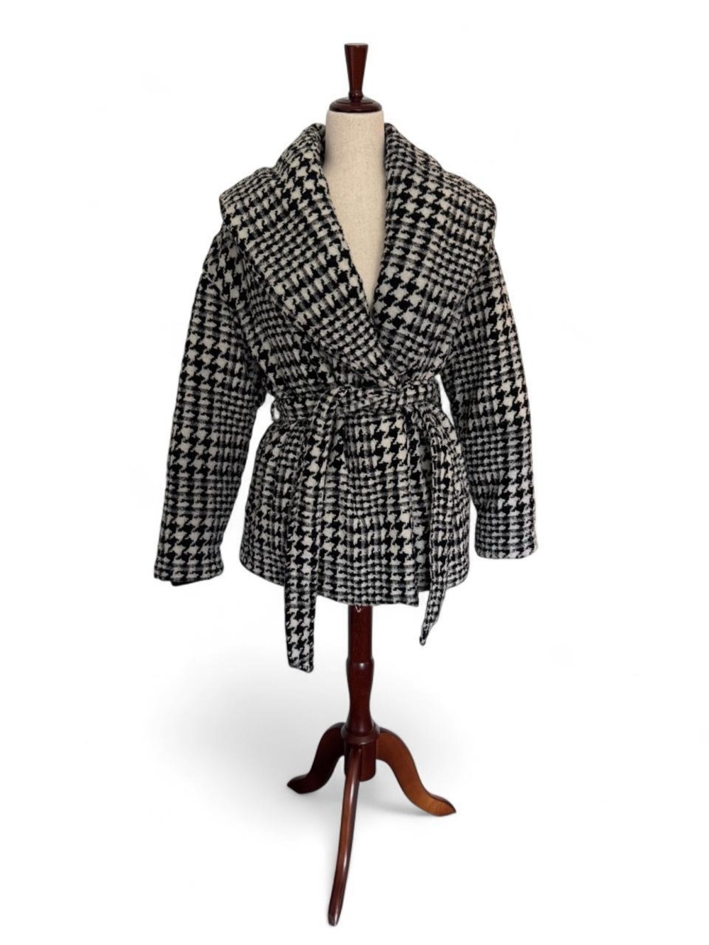 Blank NYC Black and White Houndstooth Belted Coat
